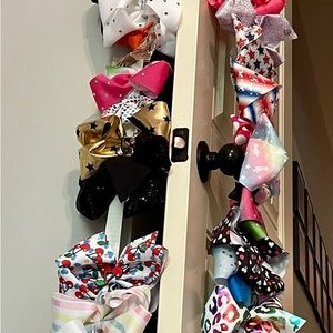 bows are full length of door. around 50-55 bows